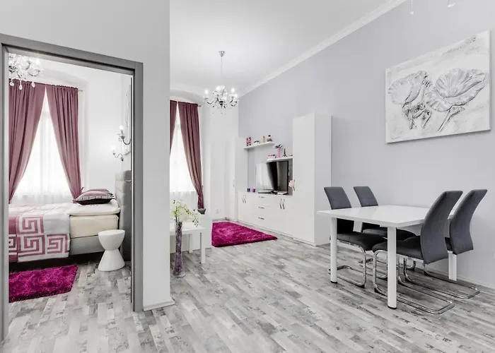Apartment Thunovská 10